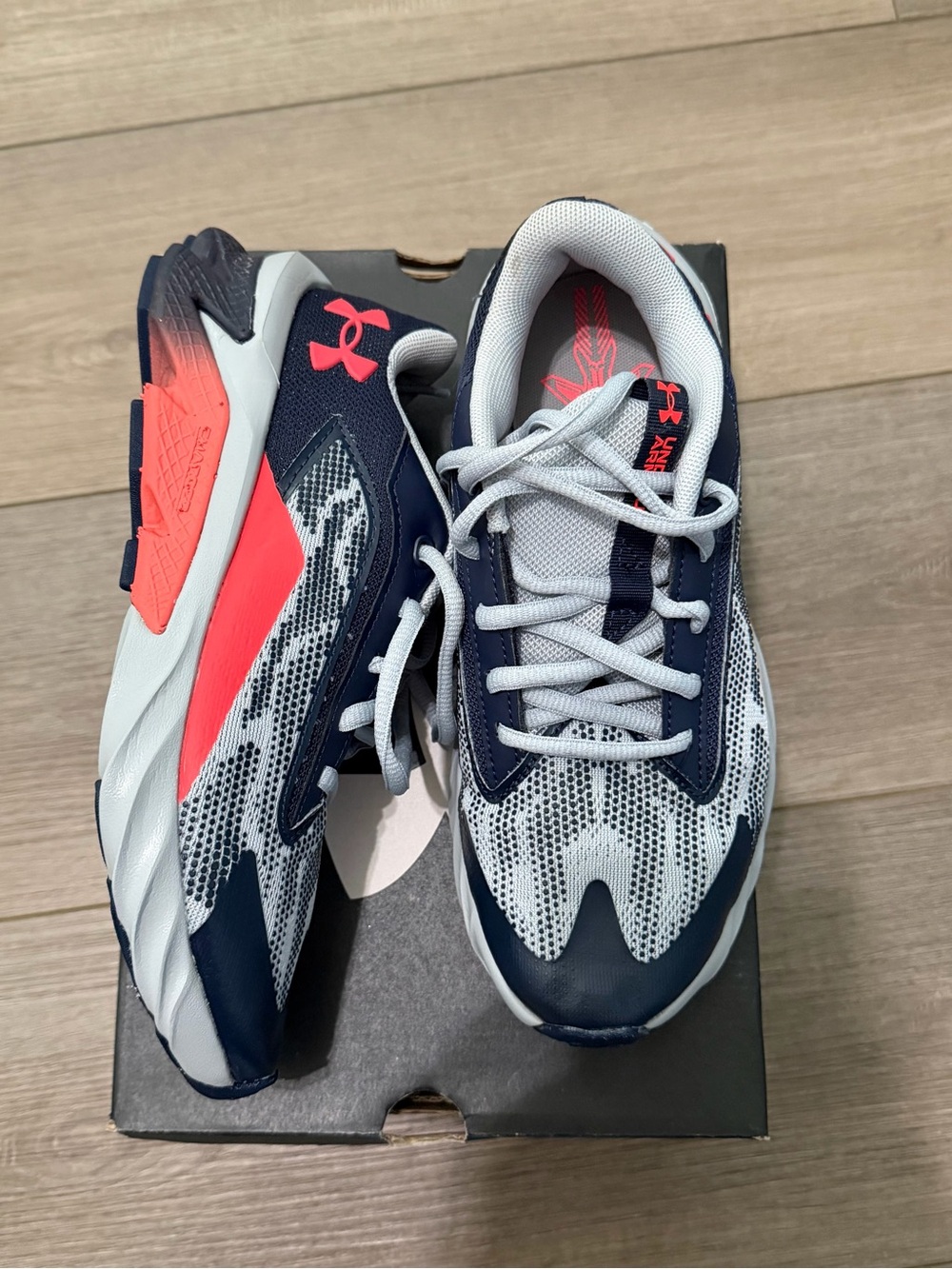 Under Armour Boys 4.5Y Navy and Orange Athletic Sneakers